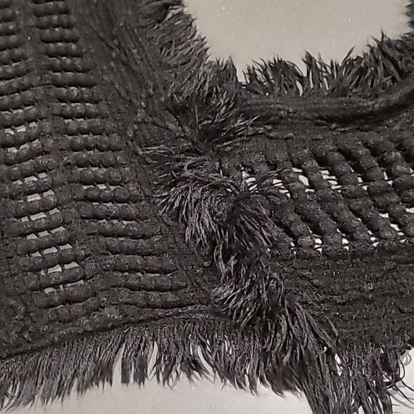 Fringed neck scarf - Picture 9 of 9